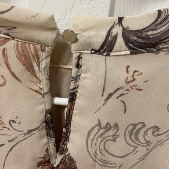 Maurices small floral sheer, lined sleeveless top - Picture 5 of 10